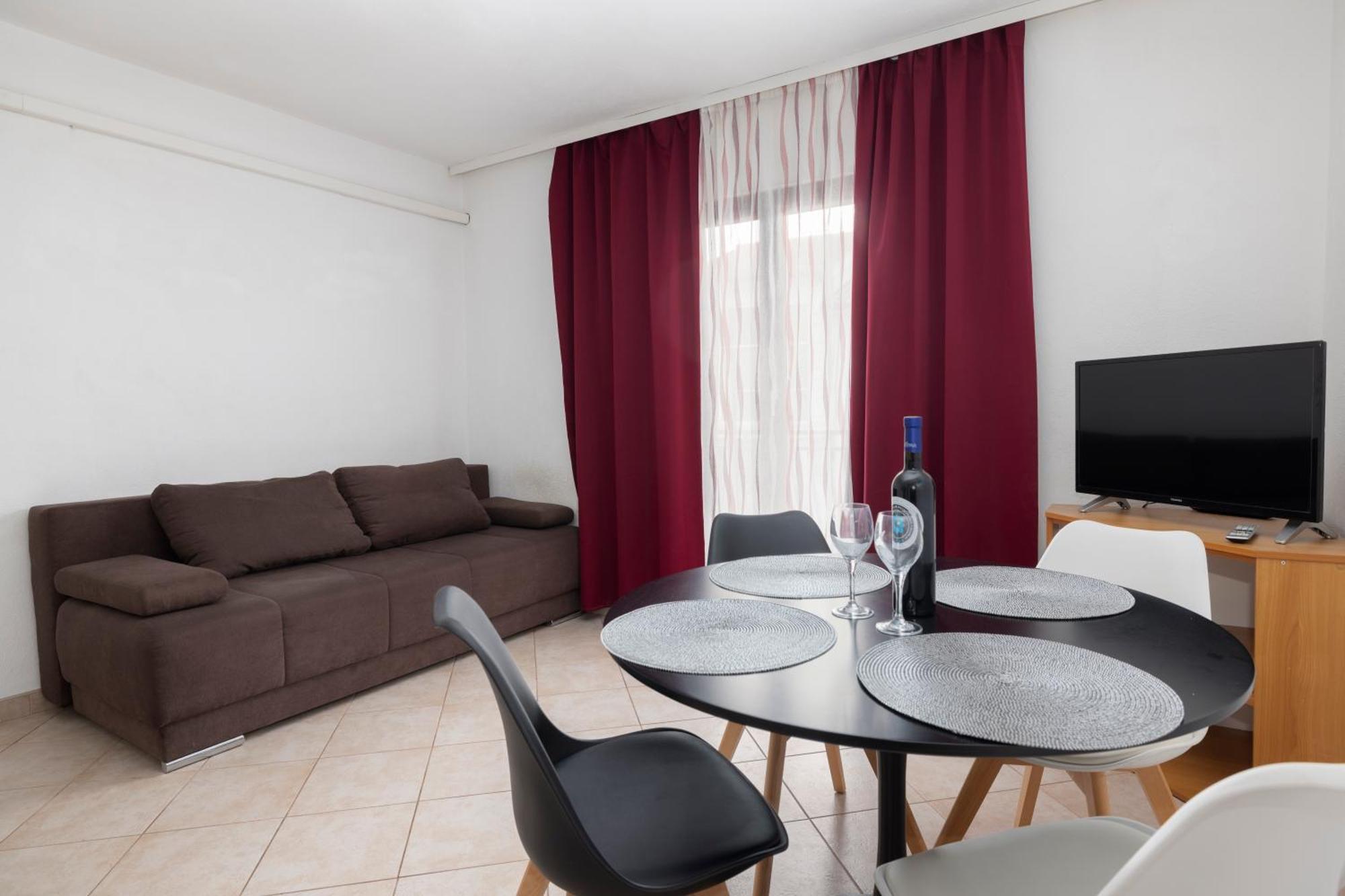 Apartments Family Roso Promajna Esterno foto